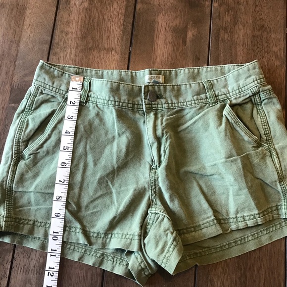 J Crew Women’s Shorts Size 2 - Picture 2 of 4
